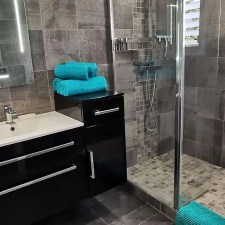 Spacieux 2 Pieces Avec Terrasse, Clim Et Parking *