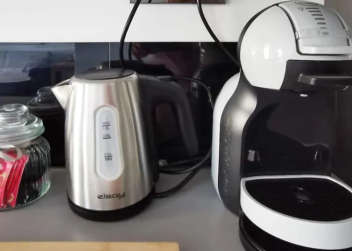 Spacieux 2 Pièces Avec Terrasse, Clim Et Parking Appartement