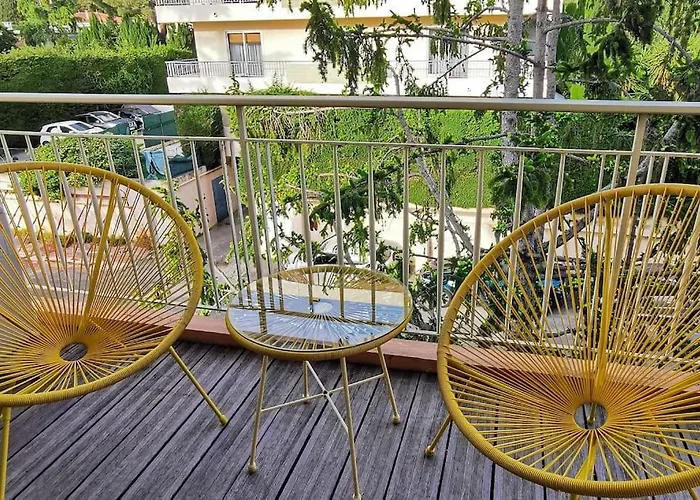 Appartement Spacieux 2 Pièces Avec Terrasse, Clim Et Parking