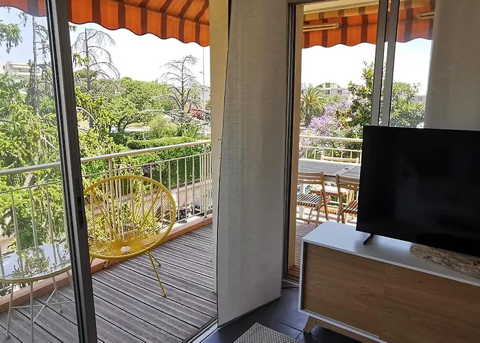 Appartement Spacieux 2 Pièces Avec Terrasse, Clim Et Parking *