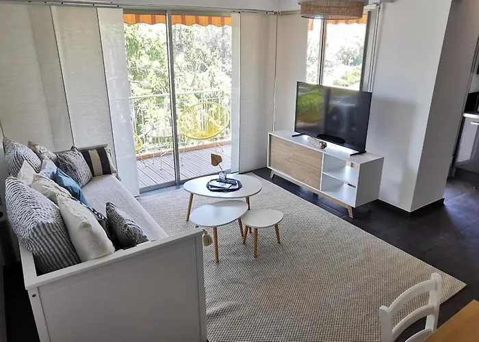 Appartement Spacieux 2 Pièces Avec Terrasse, Clim Et Parking