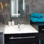 Spacieux 2 Pieces Avec Terrasse, Clim Et Parking Apartament *