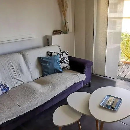Apartment Spacieux 2 Pieces Avec Terrasse, Clim Et Parking *