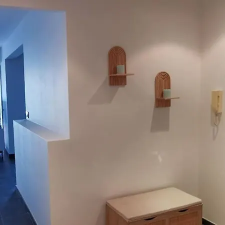 Spacieux 2 Pieces Avec Terrasse, Clim Et Parking Antibes