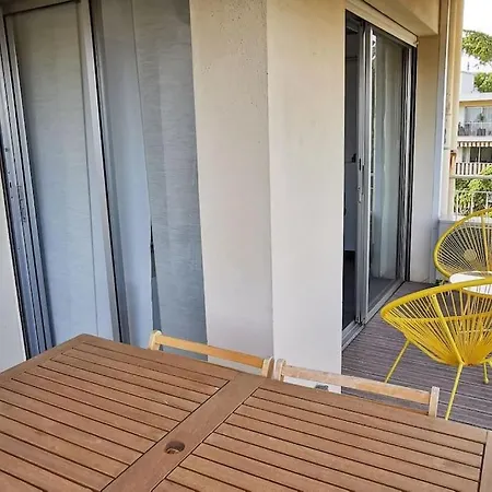 Spacieux 2 Pieces Avec Terrasse, Clim Et Parking Apartament