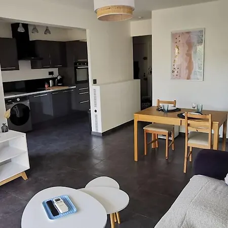 Spacieux 2 Pieces Avec Terrasse, Clim Et Parking *