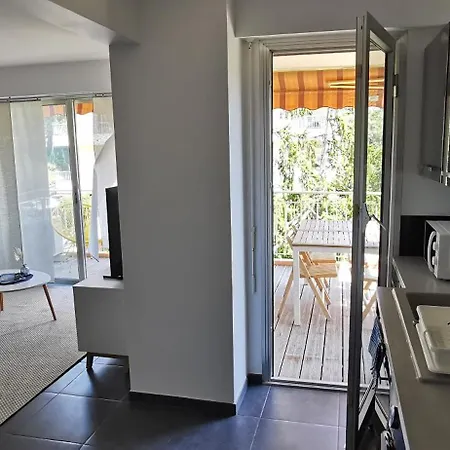 Spacieux 2 Pieces Avec Terrasse, Clim Et Parking * Antibes