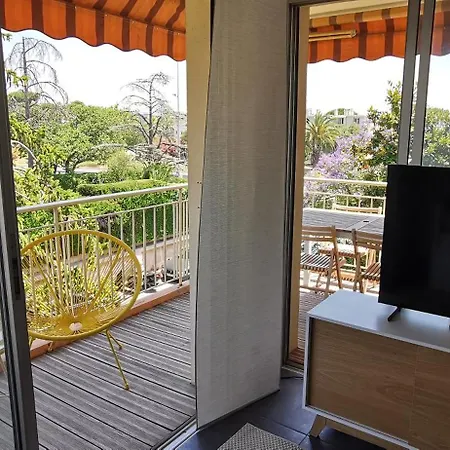 Apartment Spacieux 2 Pieces Avec Terrasse, Clim Et Parking *