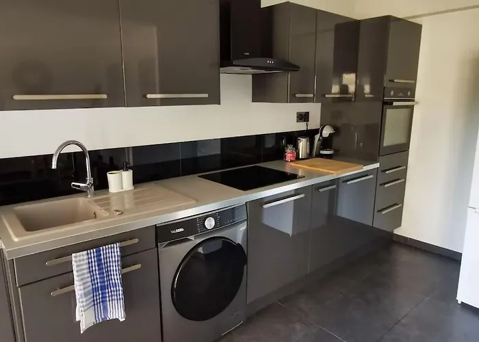 Spacieux 2 Pieces Avec Terrasse, Clim Et Parking *