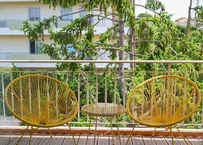 Spacieux 2 Pieces Avec Terrasse, Clim Et Parking * Антіб